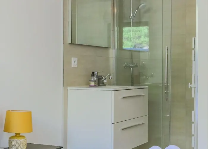 Oia - Avec Piscine Privee